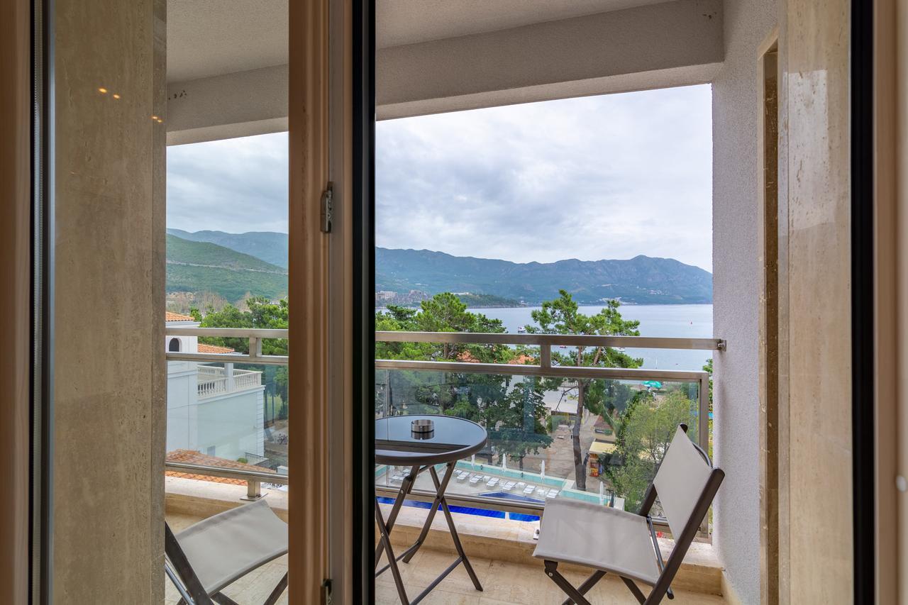 Luxury Seaside Apartments Budva Bagian luar foto